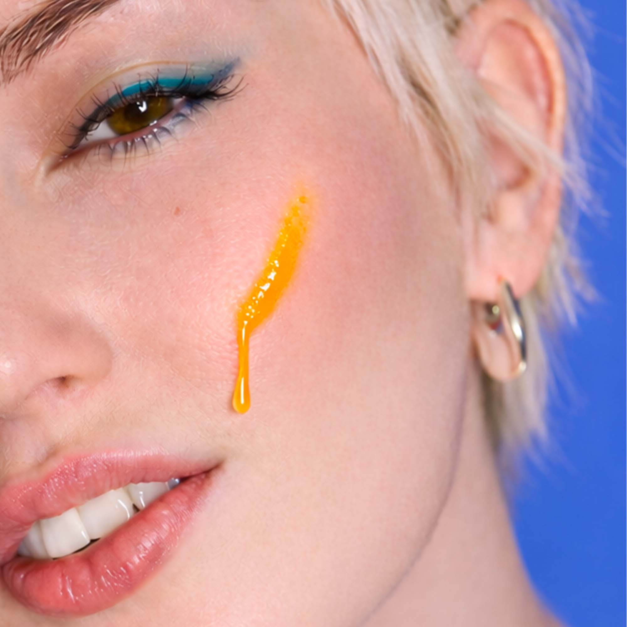 Mannequin application sérum-Image4